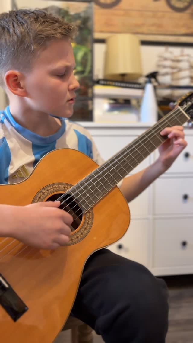 Guitar Studio Misisol уроки